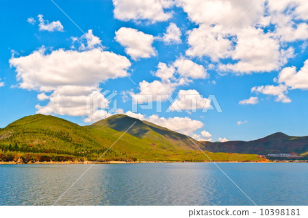 Yunnan scene-Erhai Lake  10398181