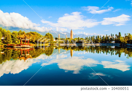 Yunnan scene-Dali three white pagodas and Cangshan Mountain 10400051