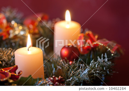 Advent wreath with burning candles for the pre Christmas time 10402284