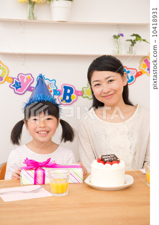 Girls and mothers celebrating their birthday 10418931