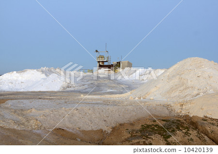 Plant for the extraction of salt Plant for the extraction of salt 10420139