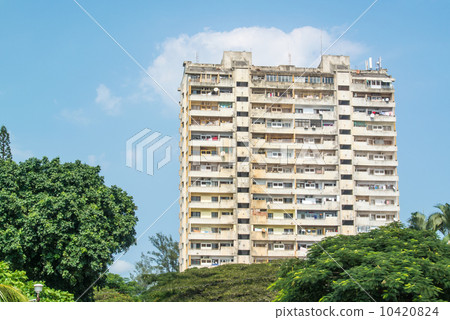 Blue sky and high-rise apartment Maputo Blue sky and high-rise apartment Maputo 10420824