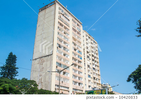 At a high-rise condominium maput 10420833