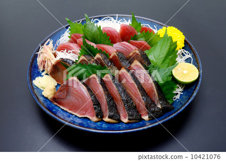 Snack of bonito and bonito sashimi 10421076