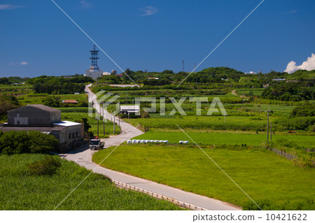 在Yoron島上可以看到鐵塔的風景 在Yoron島上可以看到鐵塔的風景 10421622