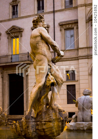 摩爾人噴泉〜納沃納廣場〜（意大利 - 羅馬） 10425892