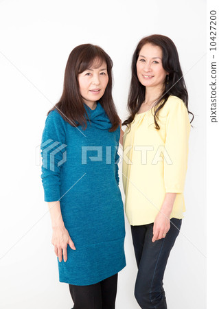 Portrait middle women Portrait middle women 10427200
