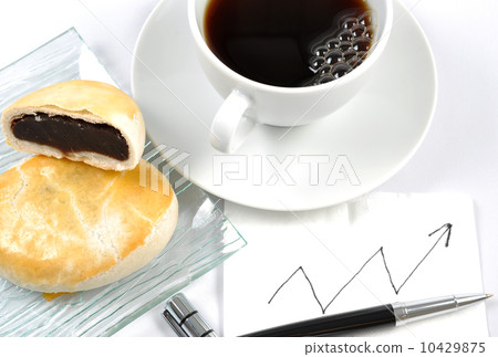 Drawing chart in the office 10429875