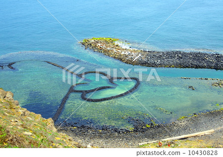 Twin core stones of Taiwan Shichimi Island 10430828