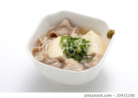 煮熟的肉口菜日式白色motom燉煮的菜餚菜 10431198