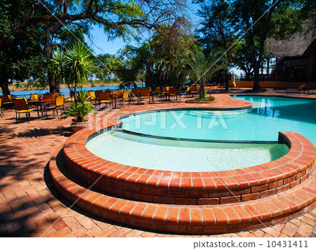 Round pool Round pool 10431411