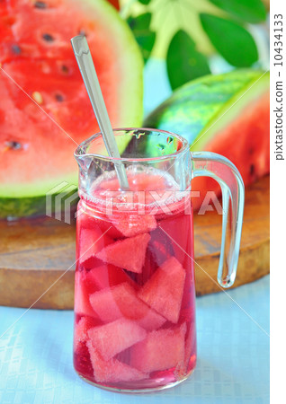 watermelon juice 10434133