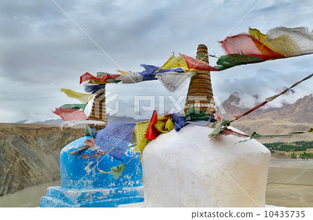 Buddhist symbols 10435735