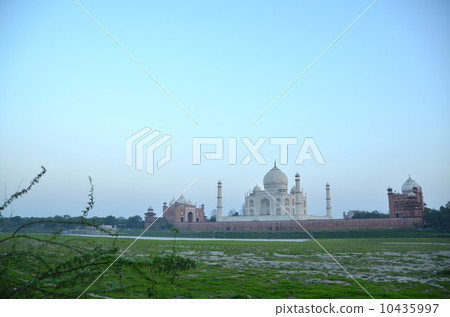Yamuna River at the evening and Taj Mahal 10435997