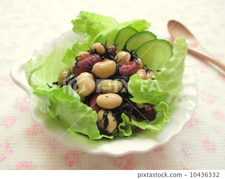 Healthy beans and Hijiku salad Healthy beans and Hijiku salad 10436332