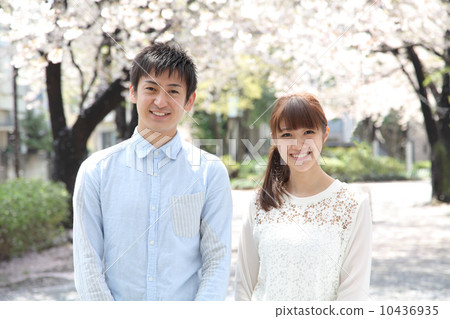 Spring young two people 10436935