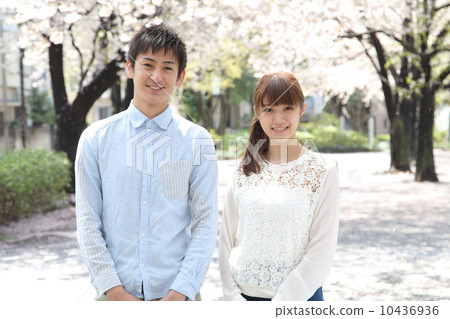 Spring young two people 10436936