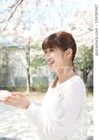 Spring young two people 10436947