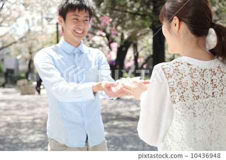 Spring young two people 10436948