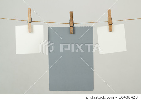 Memory note papers hanging on cord Memory note papers hanging on cord 10438428