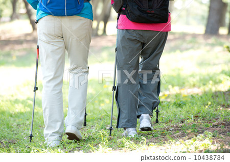 Senior couple who climbs 10438784