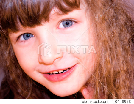 Portrait smiling girl Portrait smiling girl 10438938
