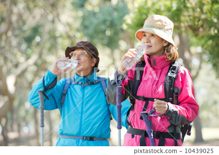 爬的年長夫婦 爬的年長夫婦 10439025