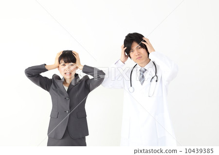 MR with a head and a doctor 10439385