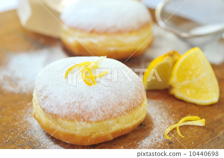 donut with lemon 10440698