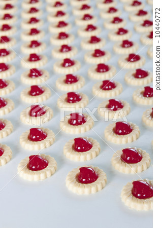 production cookie in factory 10440772