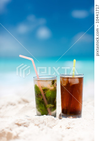 Tropical cocktails 10441717