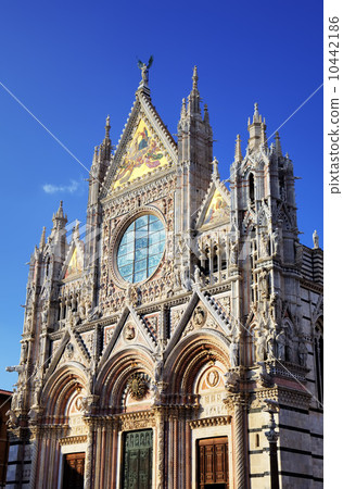 The Duomo (cathedral) of Siena. Tuscany, Italy. 10442186
