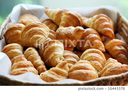 croissant croissant 10443376