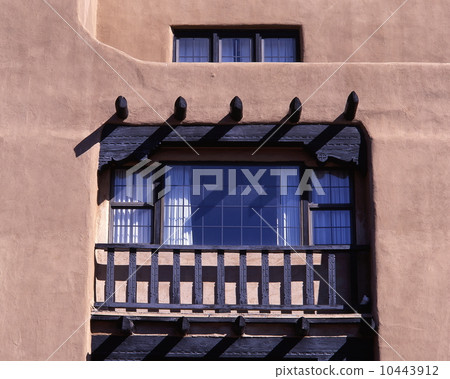 Adobe style terrace Adobe style terrace 10443912