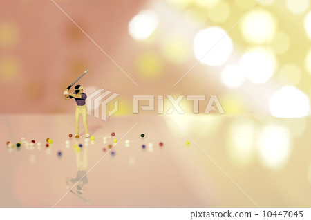 Miniature golfer 10447045