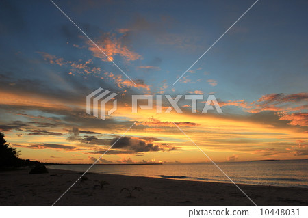 Ouvea Island日落 10448031