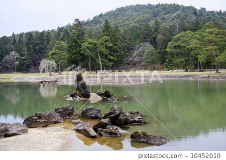Hikoshikuji Pure Land Garden 10452010