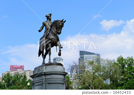 George Washington Statue in Boston Common Park George Washington Statue in Boston Common Park 10452433