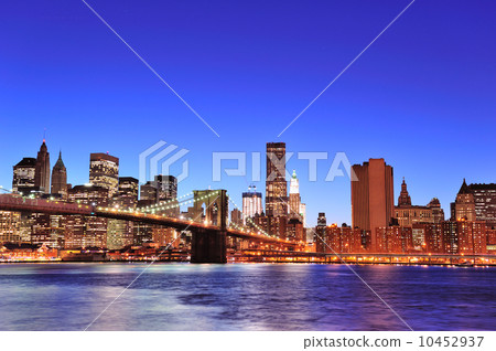 Brooklyn bridge with New York City Manhattan downtown Brooklyn bridge with New York City Manhattan downtown 10452937