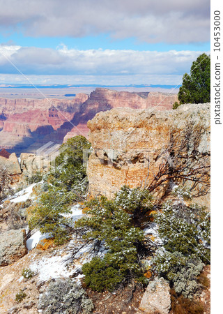 Grand Canyon panorama view in winter with snow Grand Canyon panorama view in winter with snow 10453000