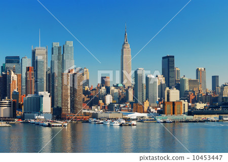 MANHATTAN SKYLINE MANHATTAN SKYLINE 10453447