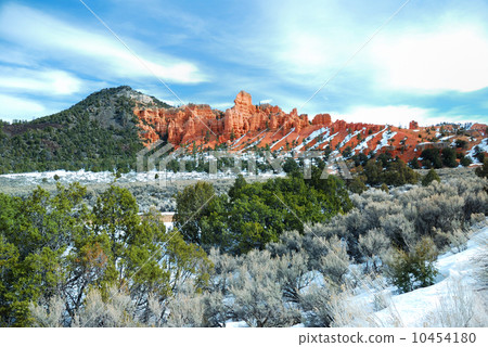 Bryce Canyon National Park with snow Bryce Canyon National Park with snow 10454180