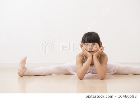 Girls practicing ballet Girls practicing ballet 10460588