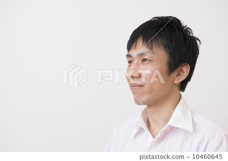 A short hair man 10460645