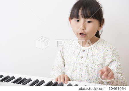 彈鋼琴的女孩 10461064