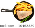 Oven Baked Sashimi Tuna with Fries and Green Onion 10462820