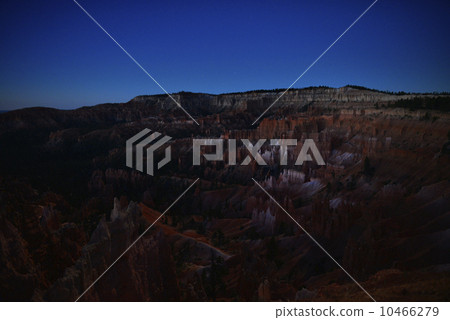 布萊斯峽谷國家公園04由月光照亮的不祥之物奇怪的岩石 10466279