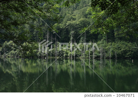 天然湖泊 10467071