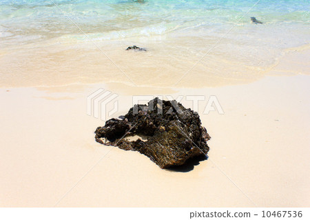 Blue water with small stones 10467536