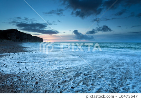 Atlantic ocean coast in dusk 10475647
